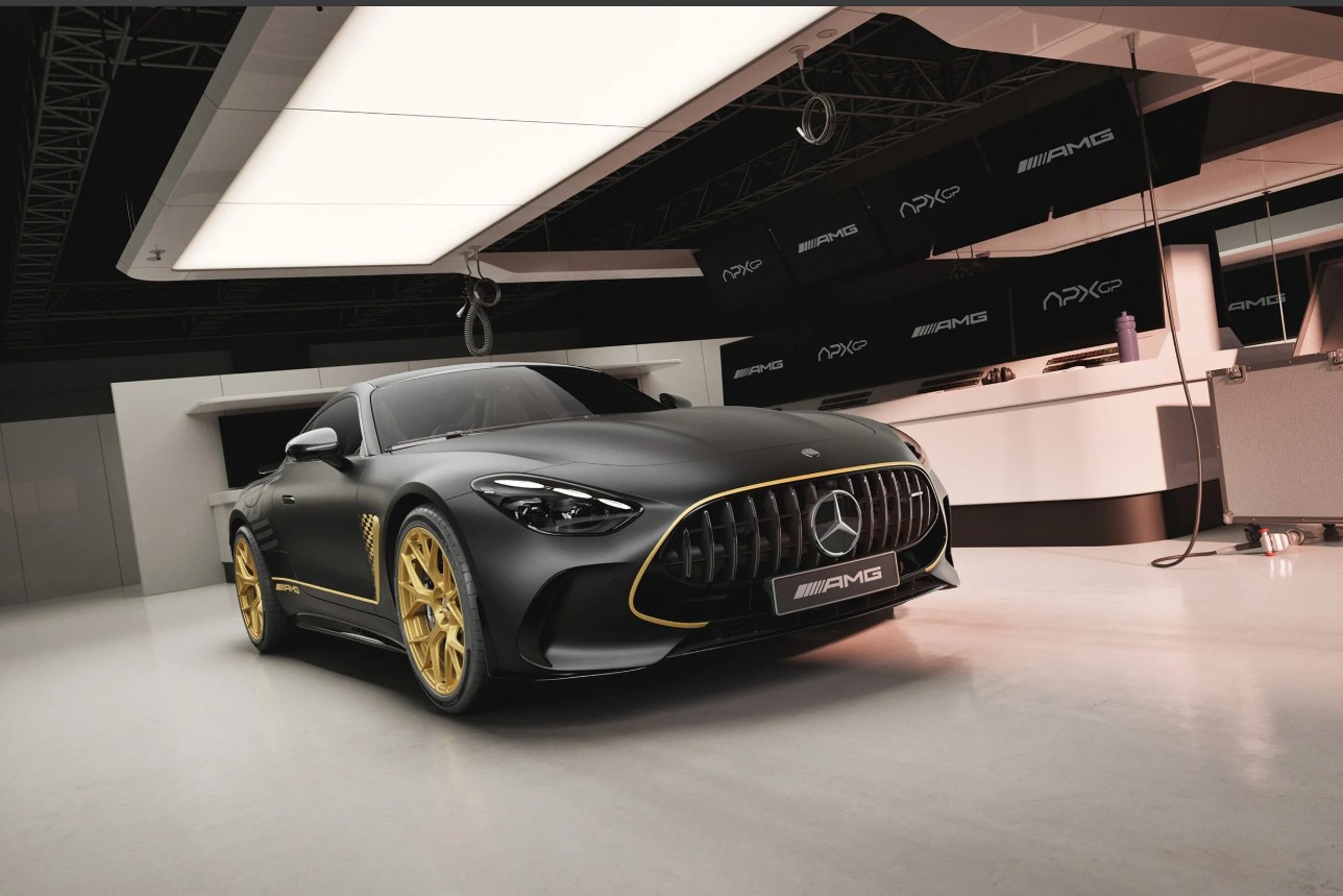 2026 Mercedes-AMG GT 63 APXGP Edition
