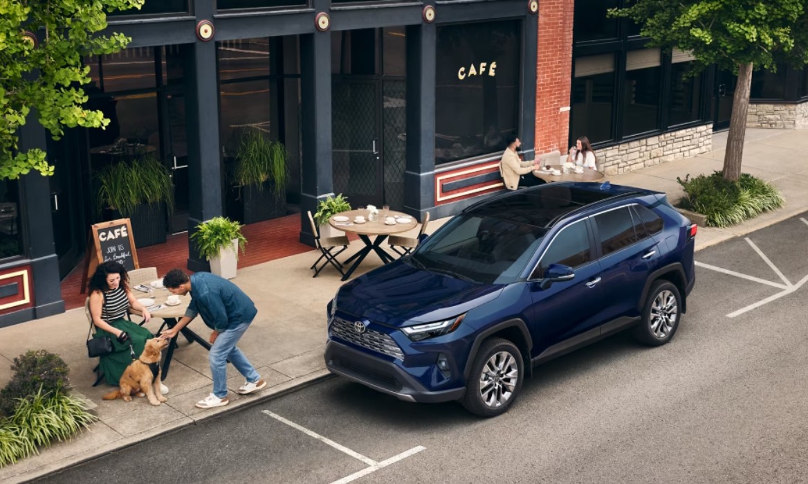 What Are the Key Competitive Advantages of the 2025 Toyota RAV4 Over the Hyundai Tucson PHEV
