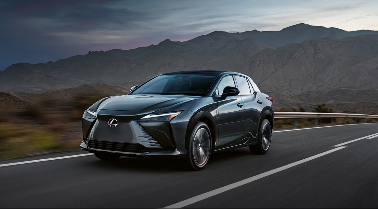 2025 Lexus RZ: The Electric SUV That’s Trying to Balance Luxury and Practicality